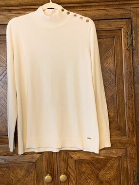 NWOT Calvin Klein Cream Buttoned Shoulder Women Sweater.